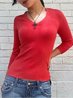 Vintage Three Dots Ribbed V-Neck Top in Deep Coral
